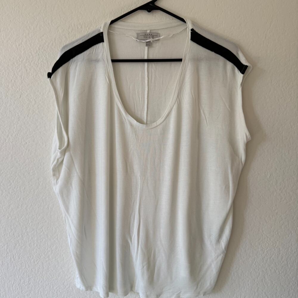 Zara Trafaluc White Scoop Neck Tee Medium Minimalist Casual Top